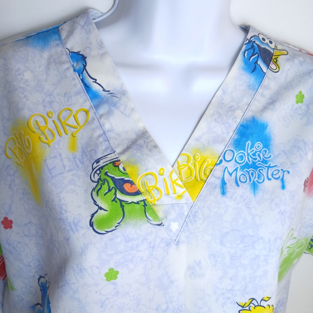 Sesame Street Women S Scrub Top Elmo Cookie Monster Big Bird Kidcore Y2K Medical - Picture 3 of 6